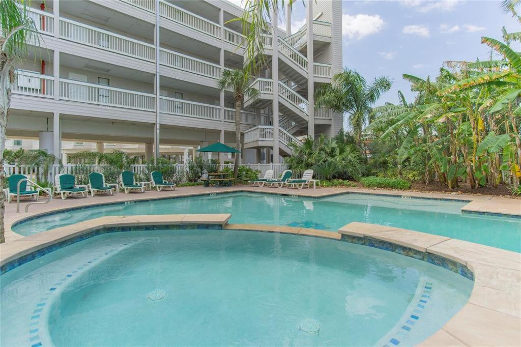 Sun Splashed Condo! Steps To Beach And 2 Pools Galveston Island Exterior foto